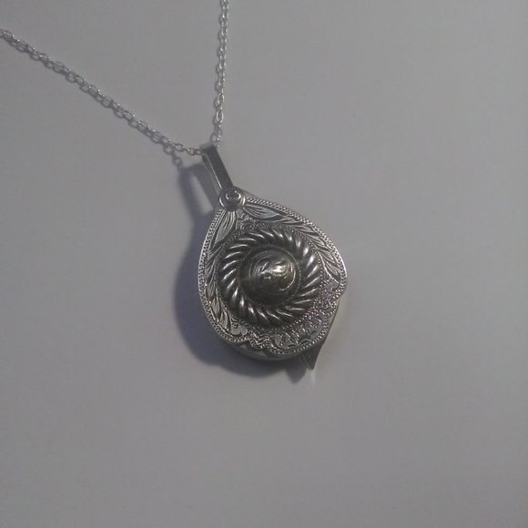 Magnifying Glass Ornate Engraved & MOP Back Jewelers' Loupe Pendant Neck… - Picture 8 of 10